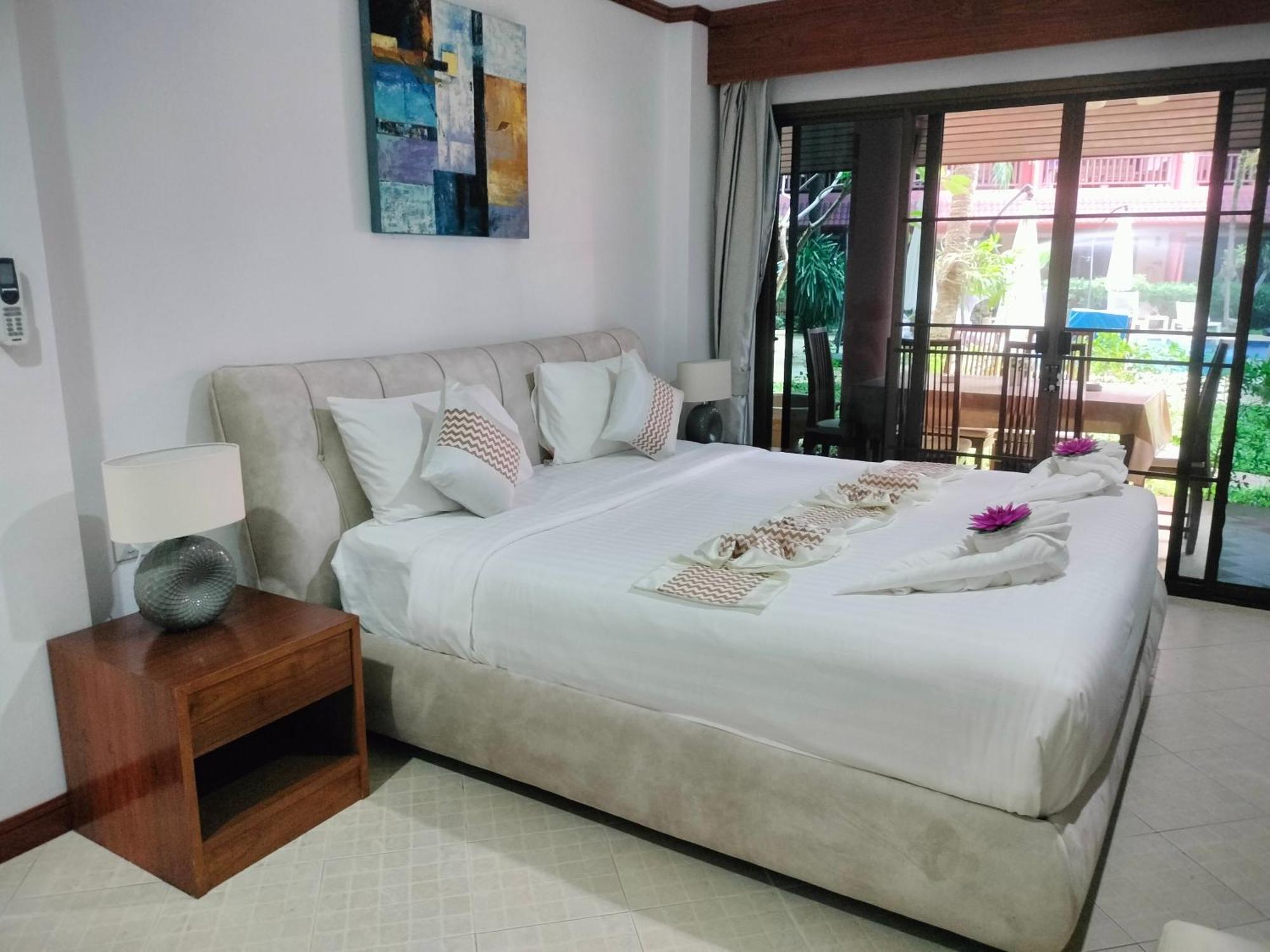 Sai Rougn apartment Patong Extérieur photo