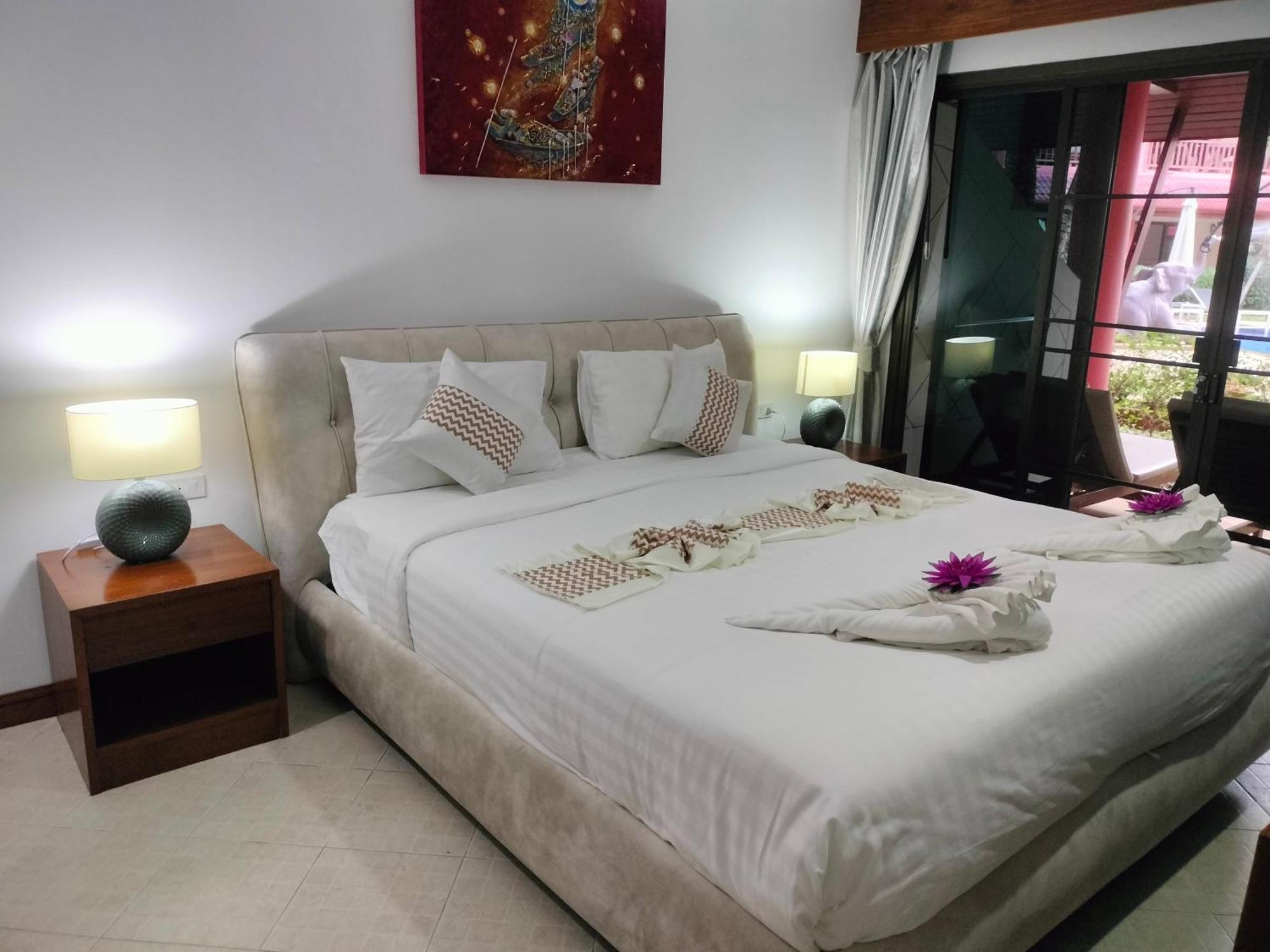 Sai Rougn apartment Patong Extérieur photo