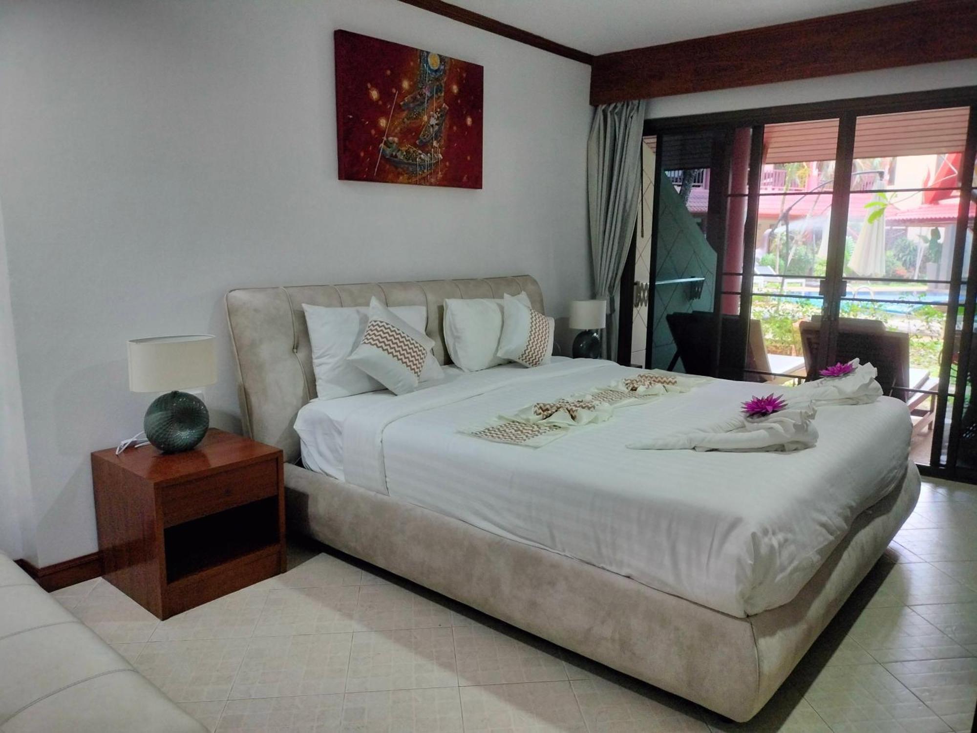 Sai Rougn apartment Patong Extérieur photo