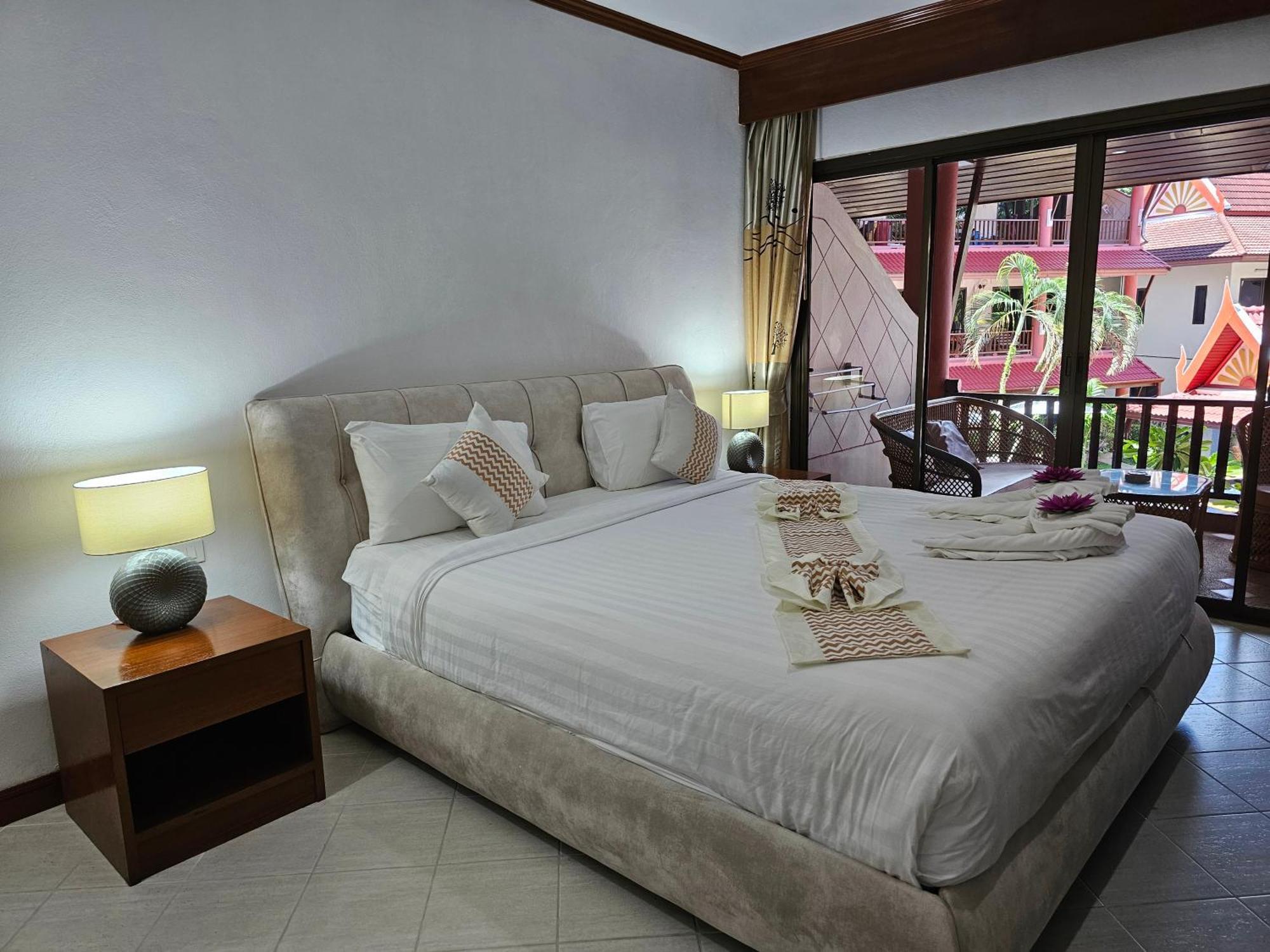 Sai Rougn apartment Patong Extérieur photo