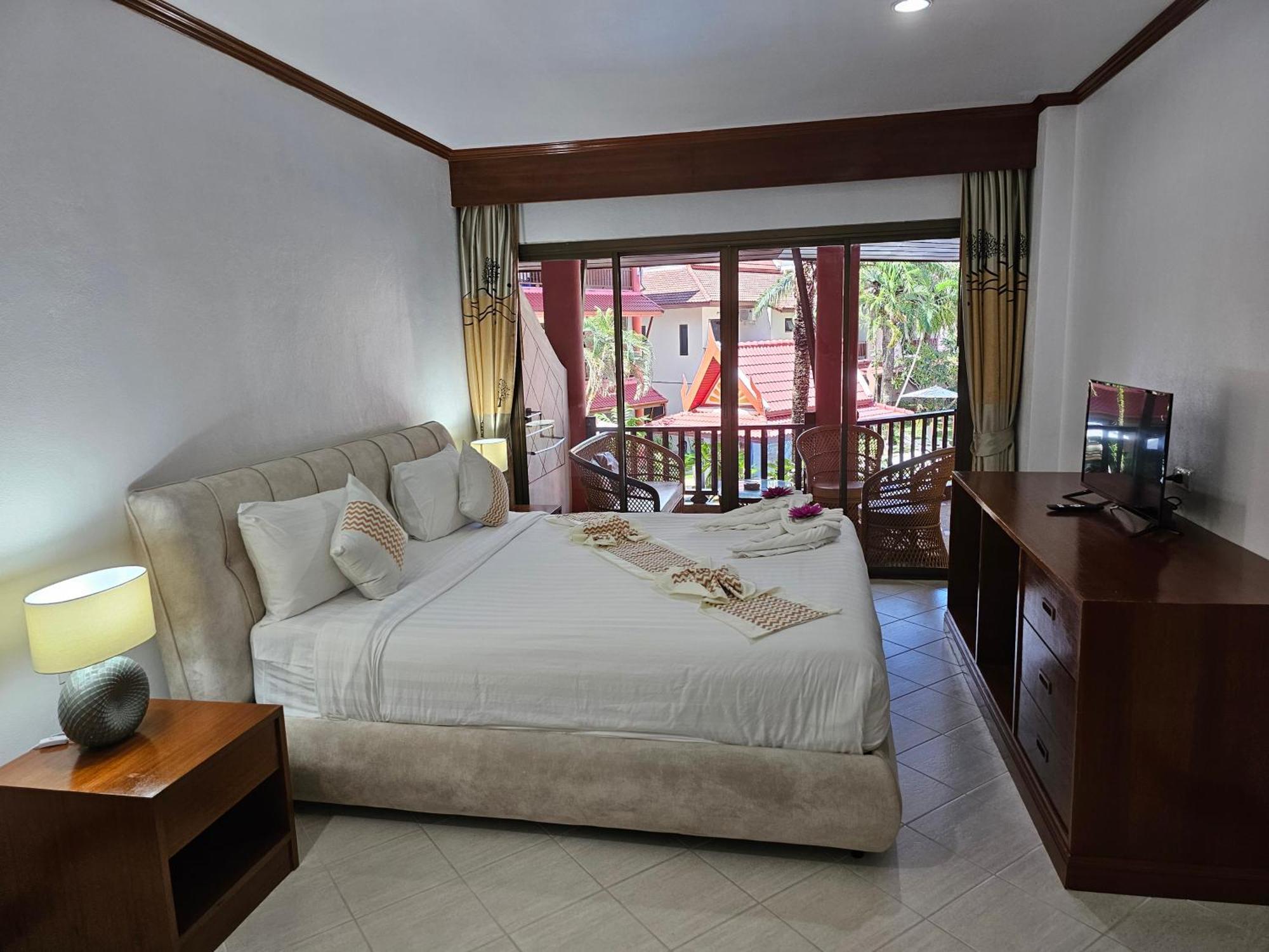 Sai Rougn apartment Patong Extérieur photo