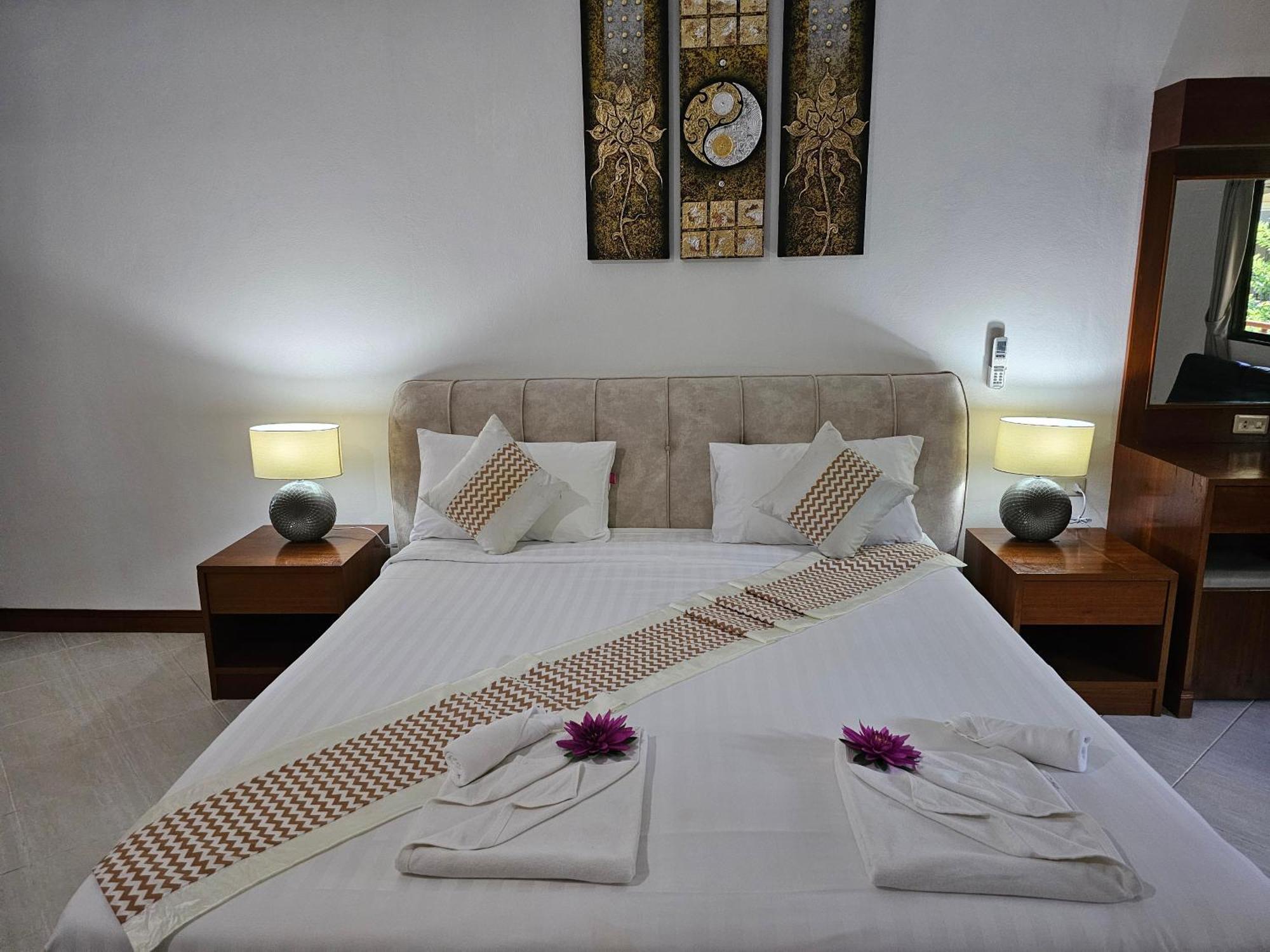 Sai Rougn apartment Patong Extérieur photo
