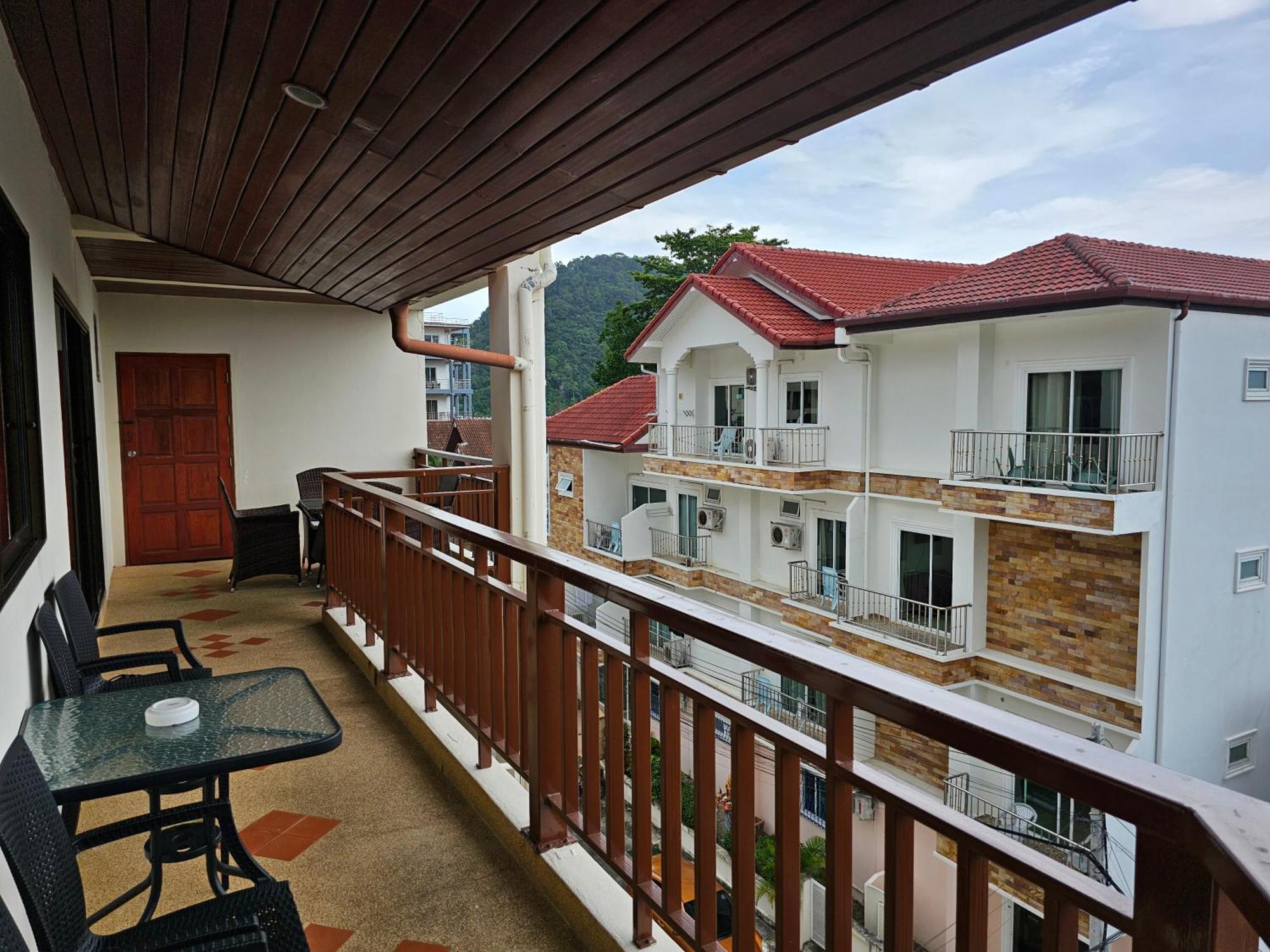 Sai Rougn apartment Patong Extérieur photo