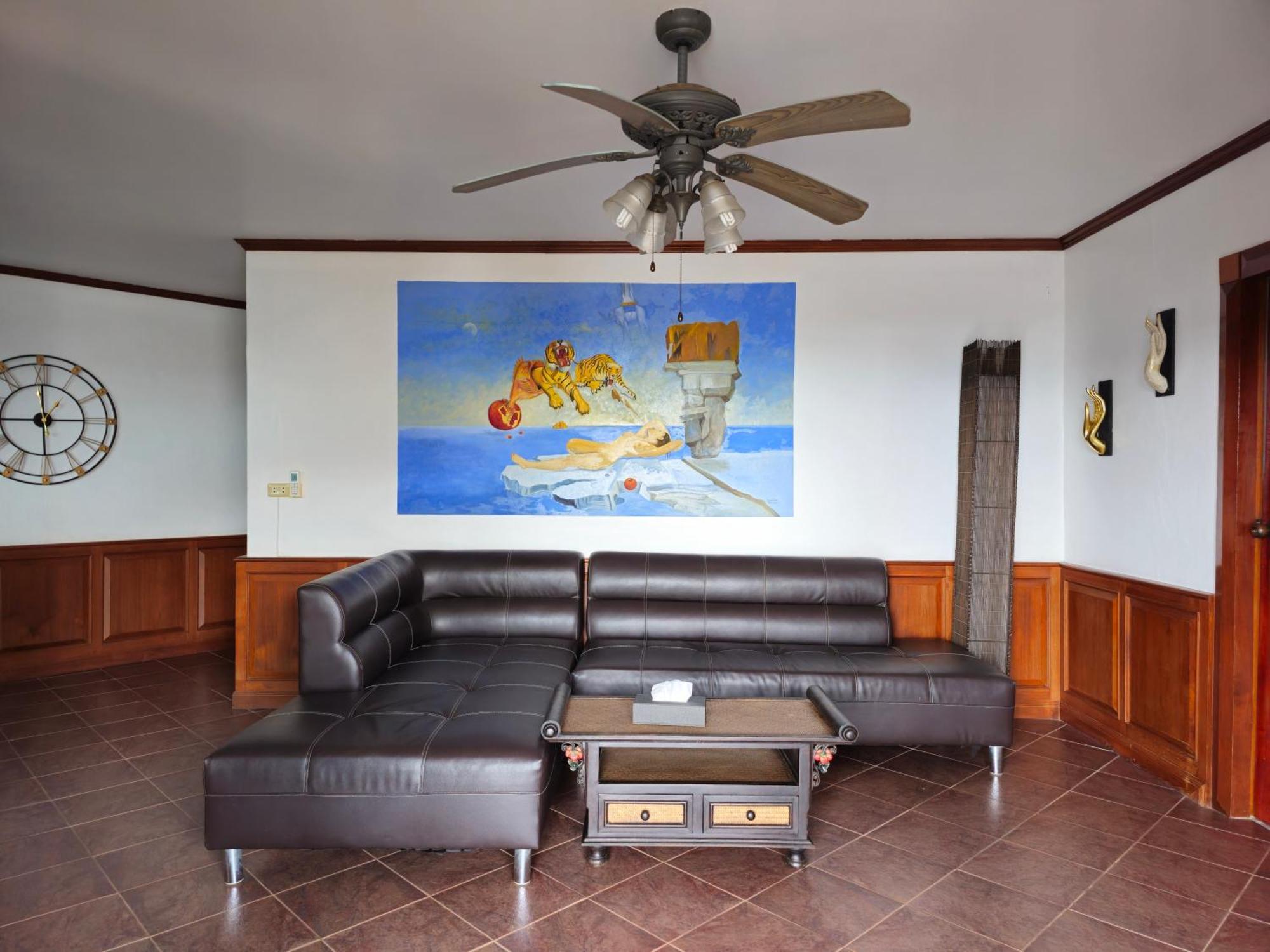 Sai Rougn apartment Patong Extérieur photo
